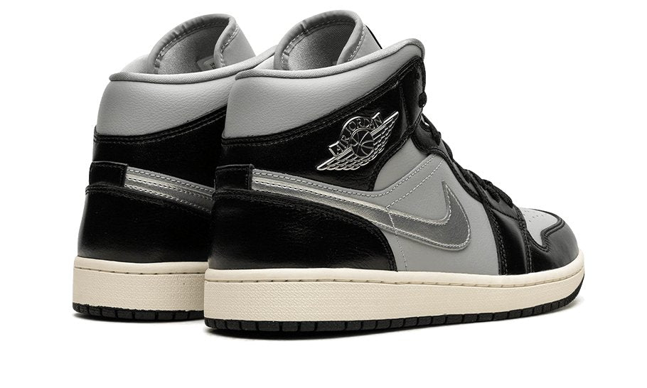 Air Jordan 1 Mid Black Chrome