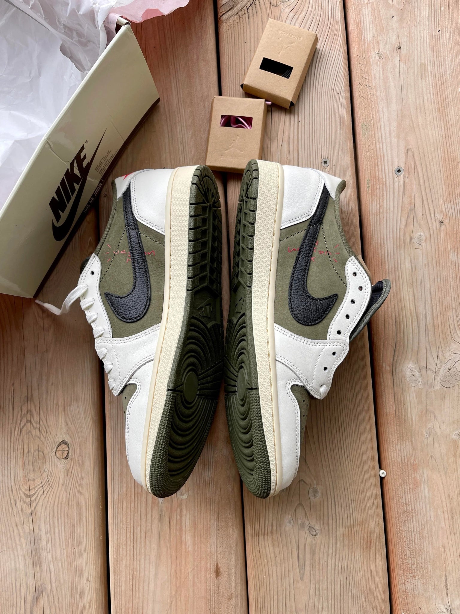 Air jordan retro 1 travis scott online