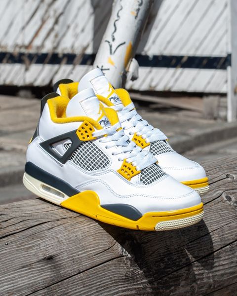 Aj 4 what the online