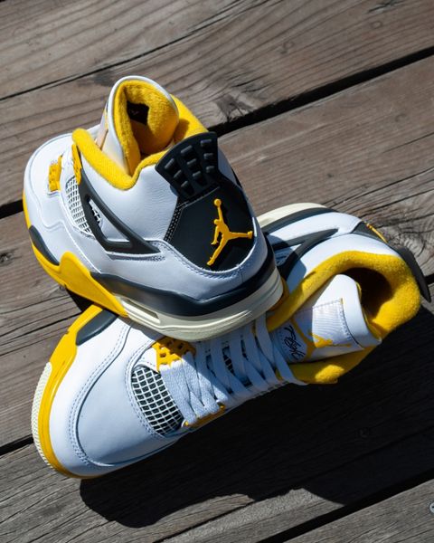 Air Jordan 4 Vivid Sulfur - AQ9129 - 101 - Men's and Women's Sneakers > Sneakers > Jordan 4 > High - Top Sneakers