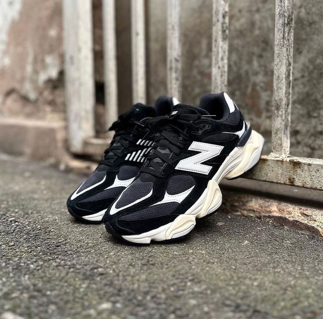 All black shoes new balance online