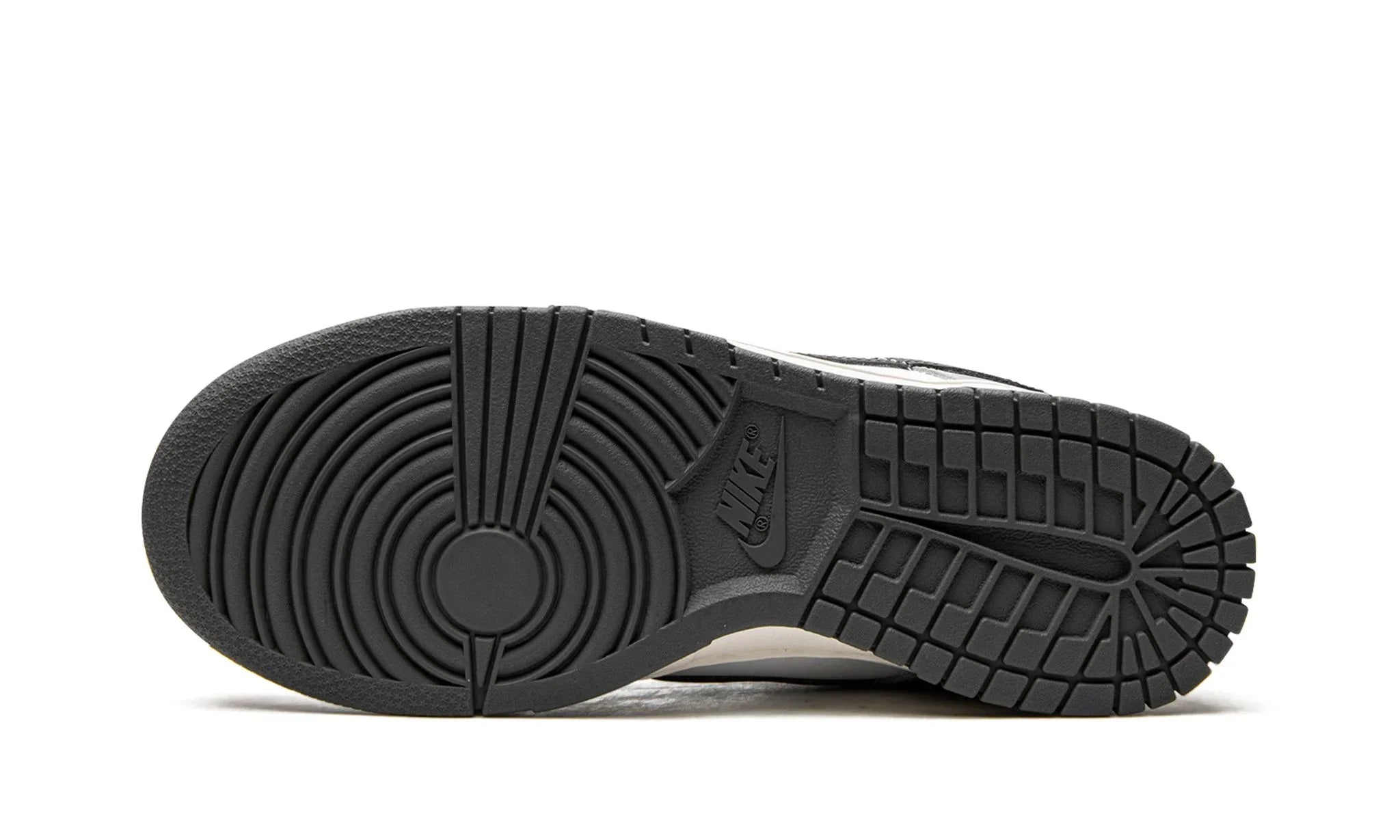 Nike Dunk Low "Light Smoke Grey" (W) - DD1503-117 - Sneakers