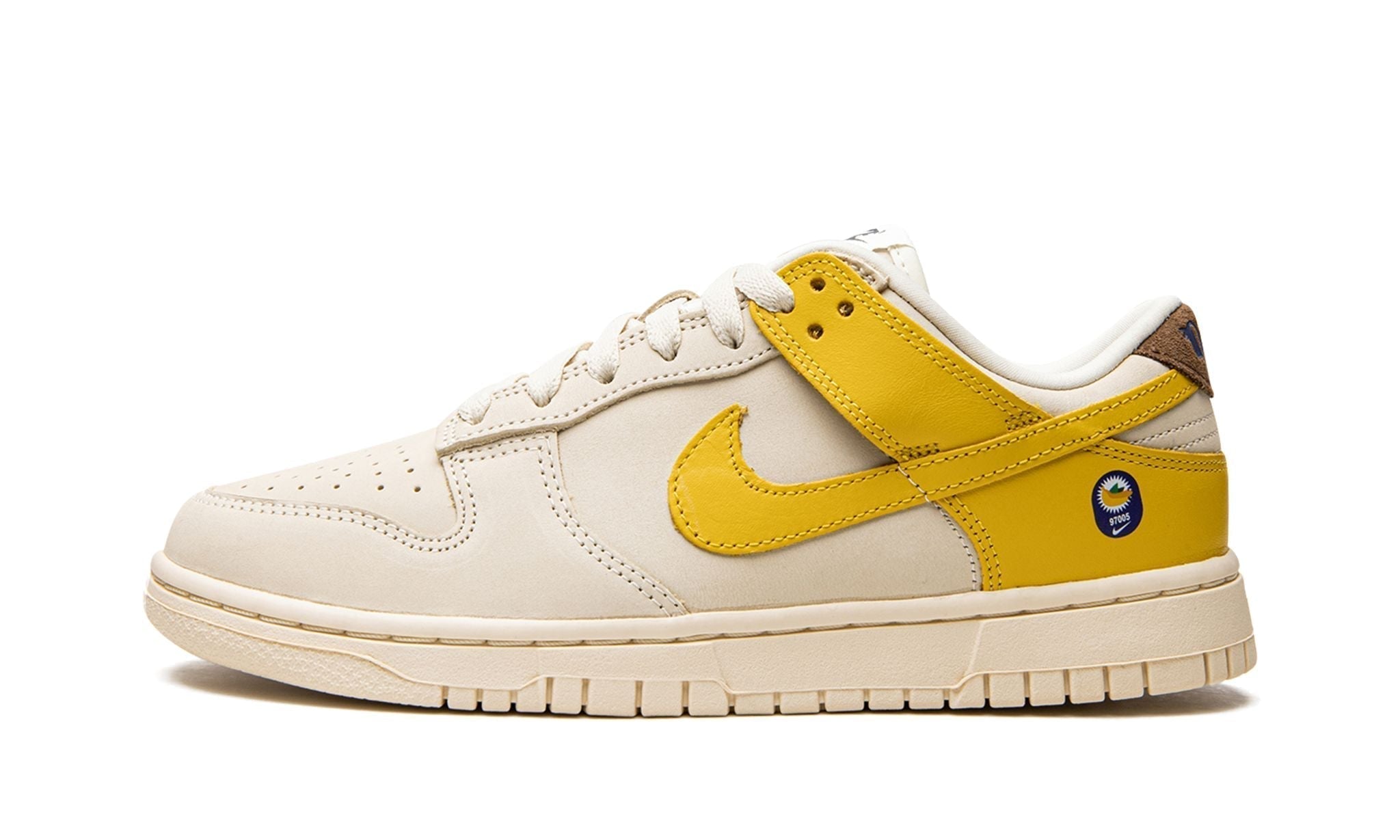 Nike Dunk Low LX "Banana" - DR5487-100 - Sneakers