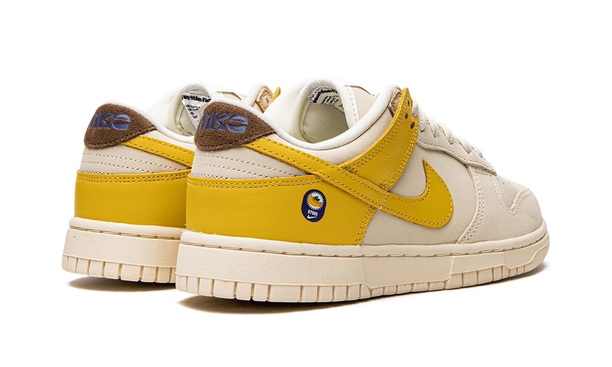 Nike Dunk Low LX "Banana" - DR5487-100 - Sneakers