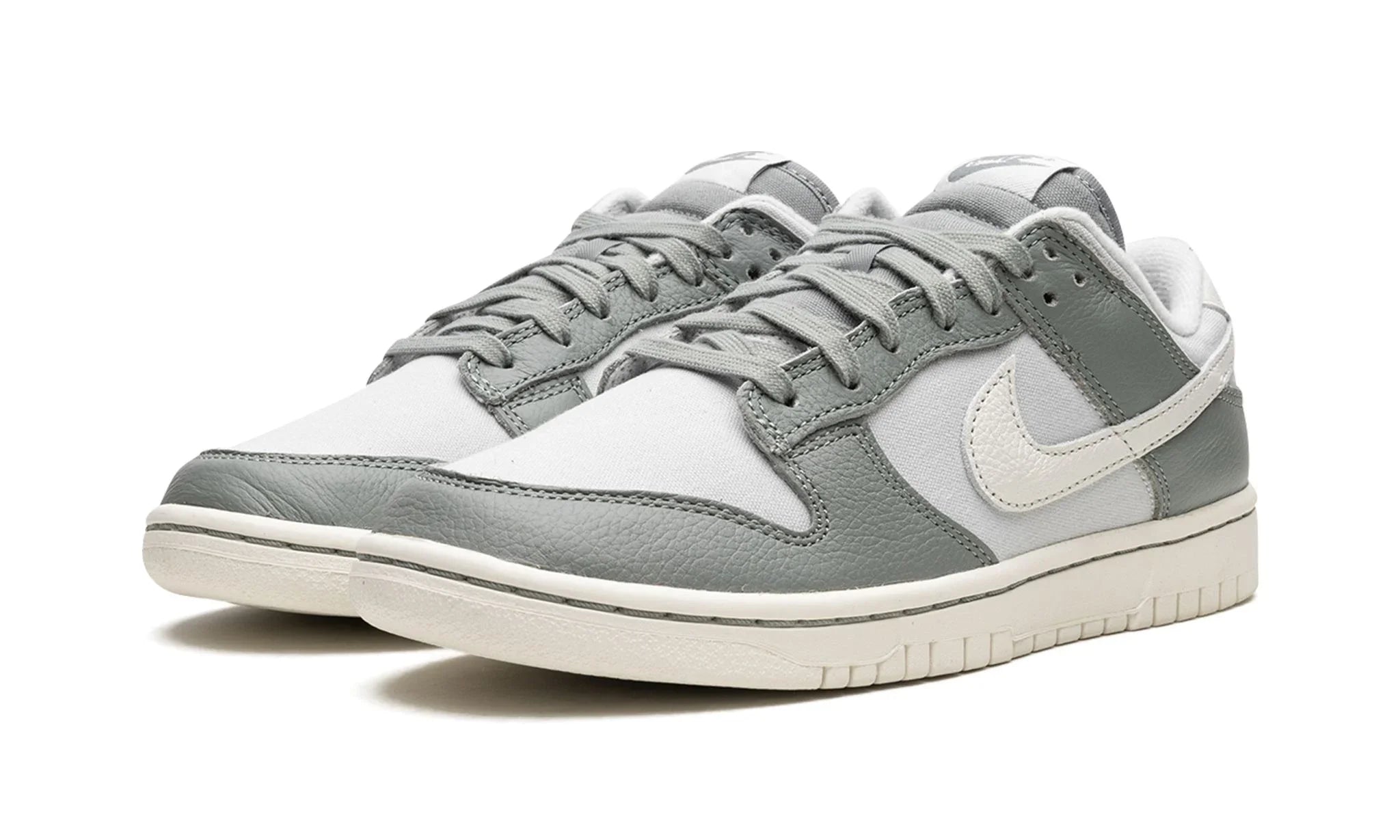 Nike Dunk Low PRM "Mica Green" - DV7212-300 - Sneakers