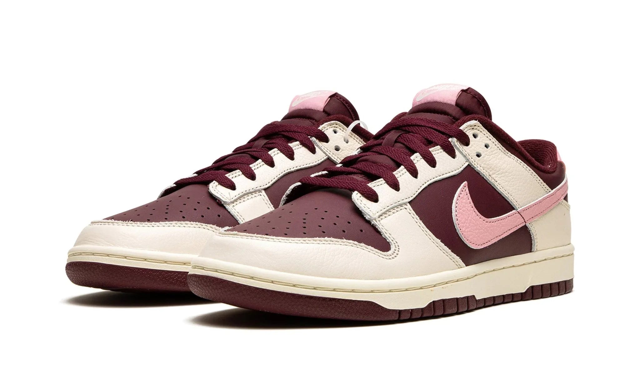 Nike Dunk Low Retro PRM "Valentine's Day 2023" - DR9705-100 - Sneakers