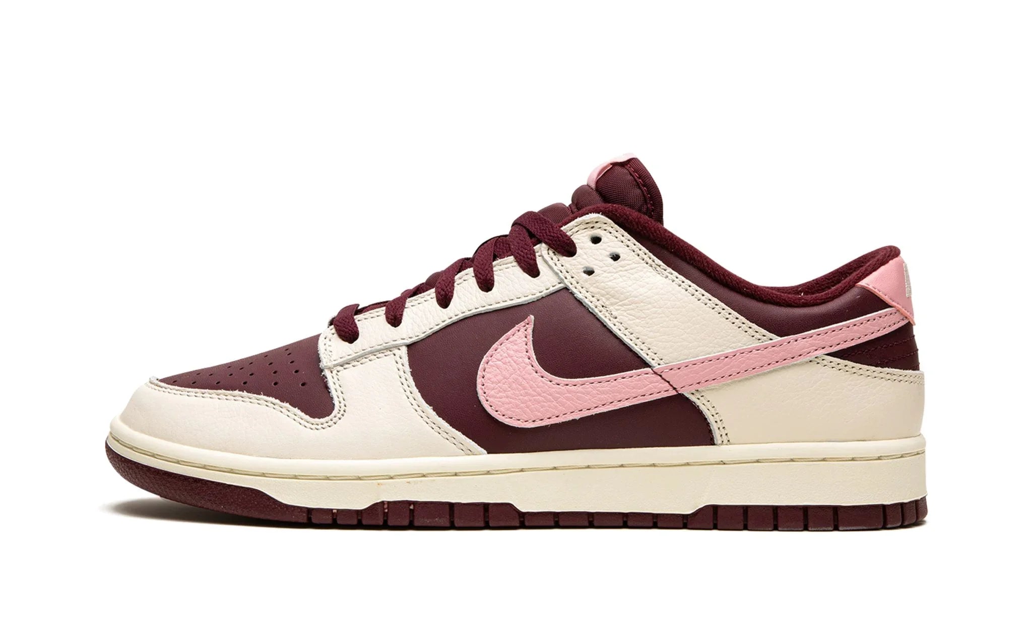 Nike Dunk Low Retro PRM "Valentine's Day 2023" - DR9705-100 - Sneakers