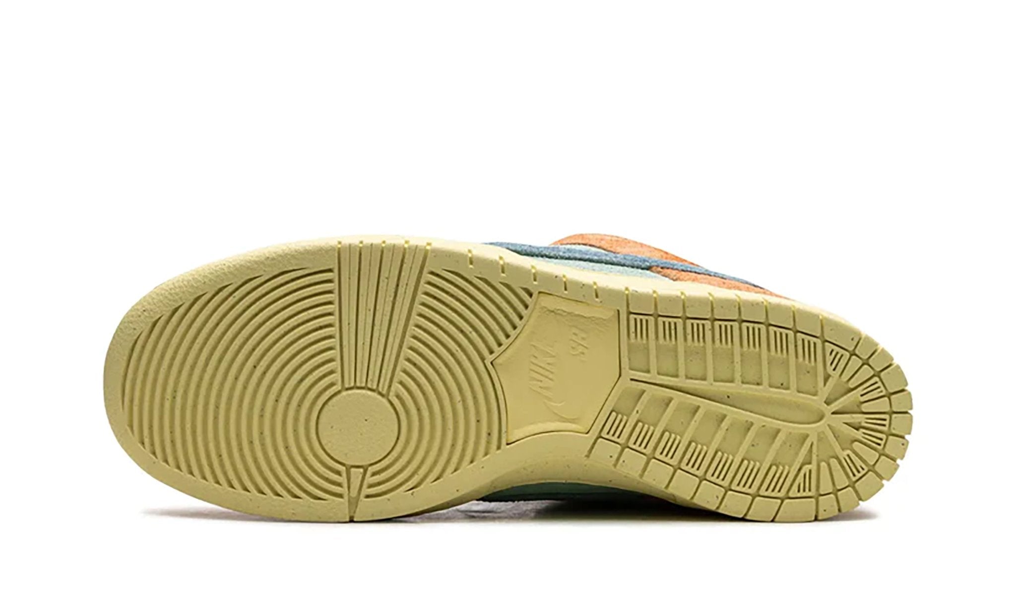 Nike SB Dunk Low "Orange Emerald Rise" - DV5429-800 - Sneakers