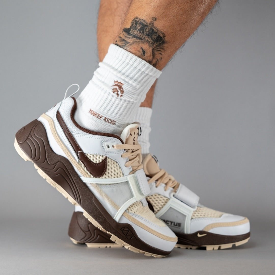 Nike Zoom Field Jaxx Travis Scott Light Chocolate - HQ3073 - 100 - Men's and Women's Sneakers > Sneakers > Nike Zoom Field > Mid - Top Sneakers