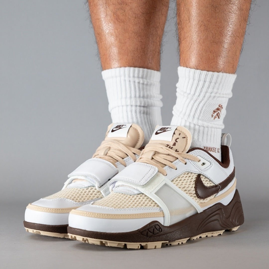 Nike Zoom Field Jaxx Travis Scott Light Chocolate - HQ3073 - 100 - Men's and Women's Sneakers > Sneakers > Nike Zoom Field > Mid - Top Sneakers